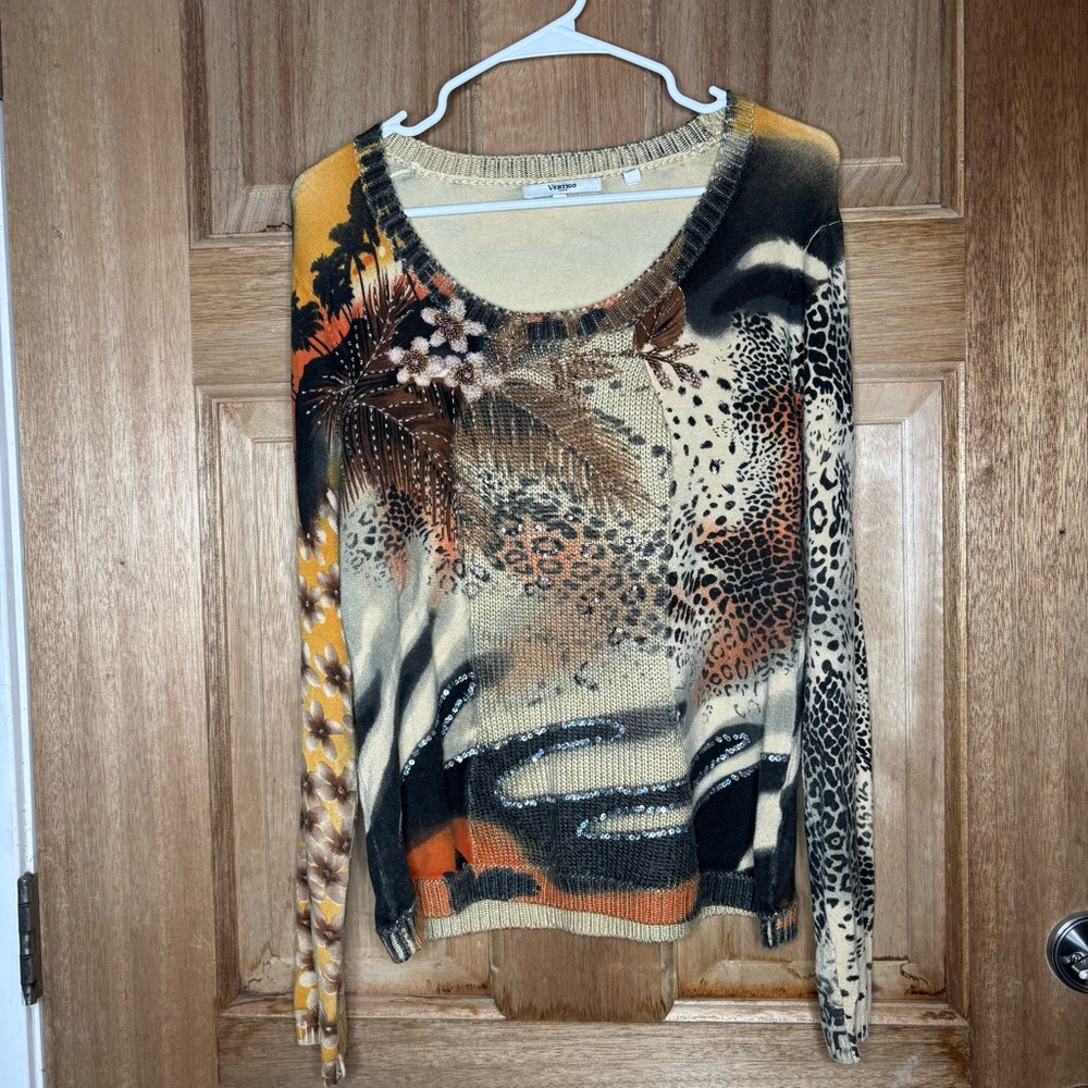 Vertigo Paris women’s Animal Print Sweater with floral Accents size XL